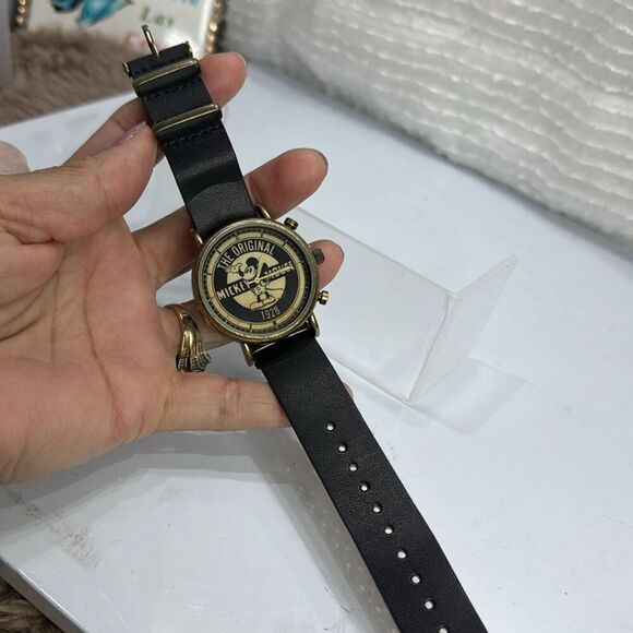 (Z4) Disney MICKEY THE REAL ORIGINAL 90 YEARS Retro wristwatch anniversary 1928 - Picture 8 of 10